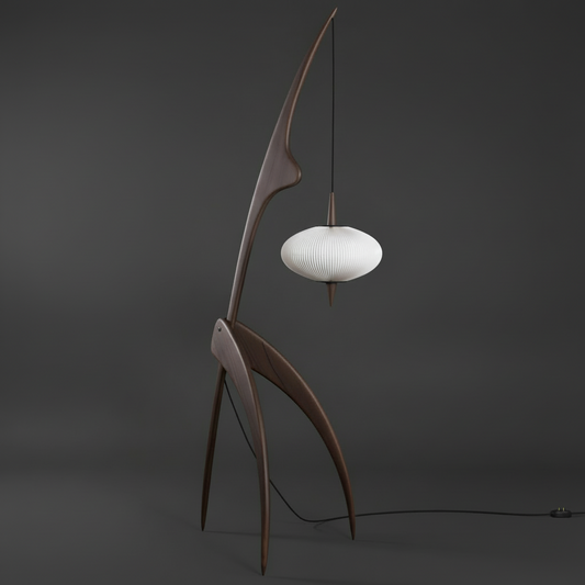 Praying Mantis Floor Lamp – Sculptural Beech Floor Light with Organic Silhouette
